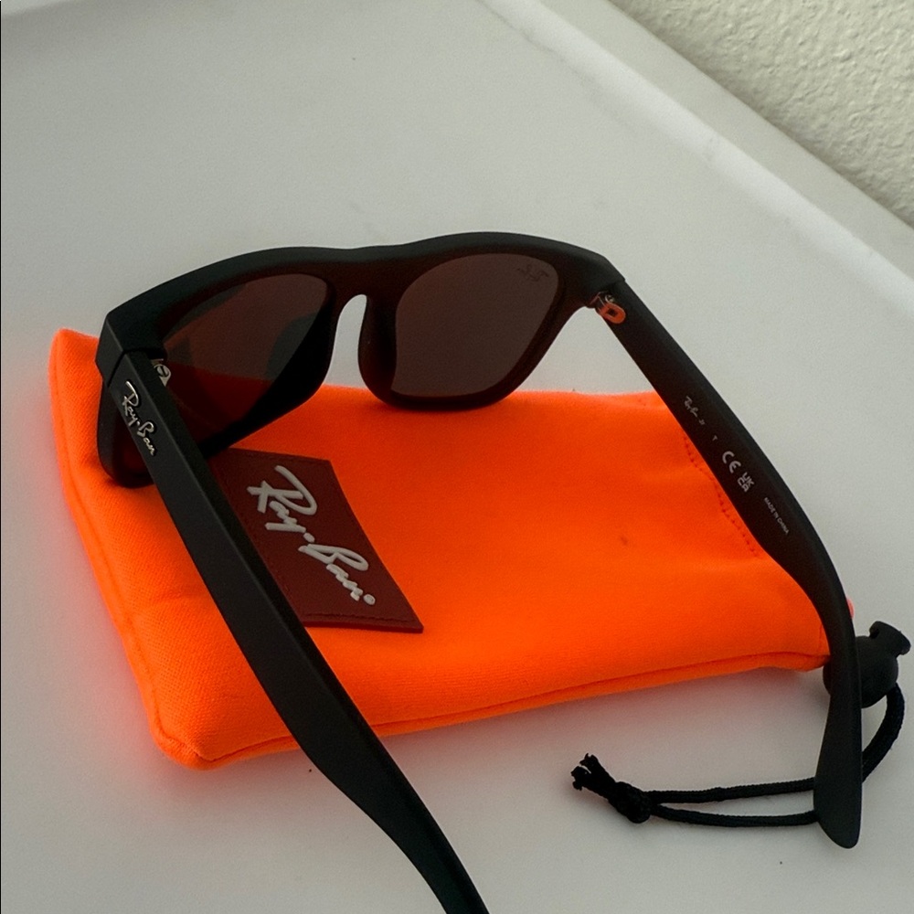 Kids Ray-Ban Black Sunglasses - Picture 2 of 4